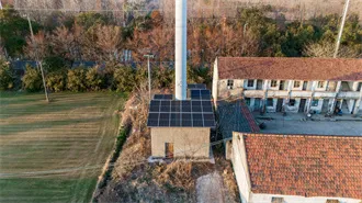 How much does a large-scale energy storage cabinet cost for middle