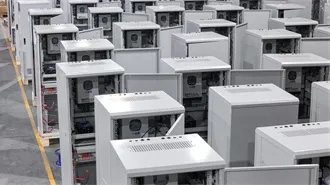 What Voltage Do Solar Panels Generate: Ultimate Guide to Output