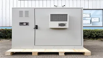 Photovoltaic energy storage cabinet with ultra-large capacity and