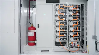 Solar Panel Output Voltage: 2025 Complete Guide